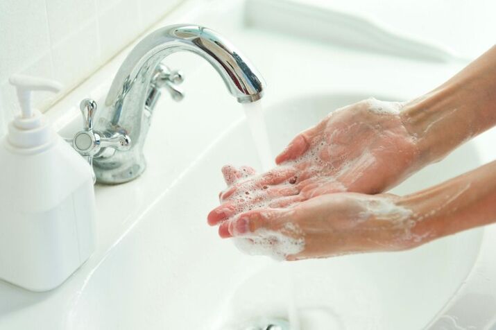 wash your hands with soap to prevent worms